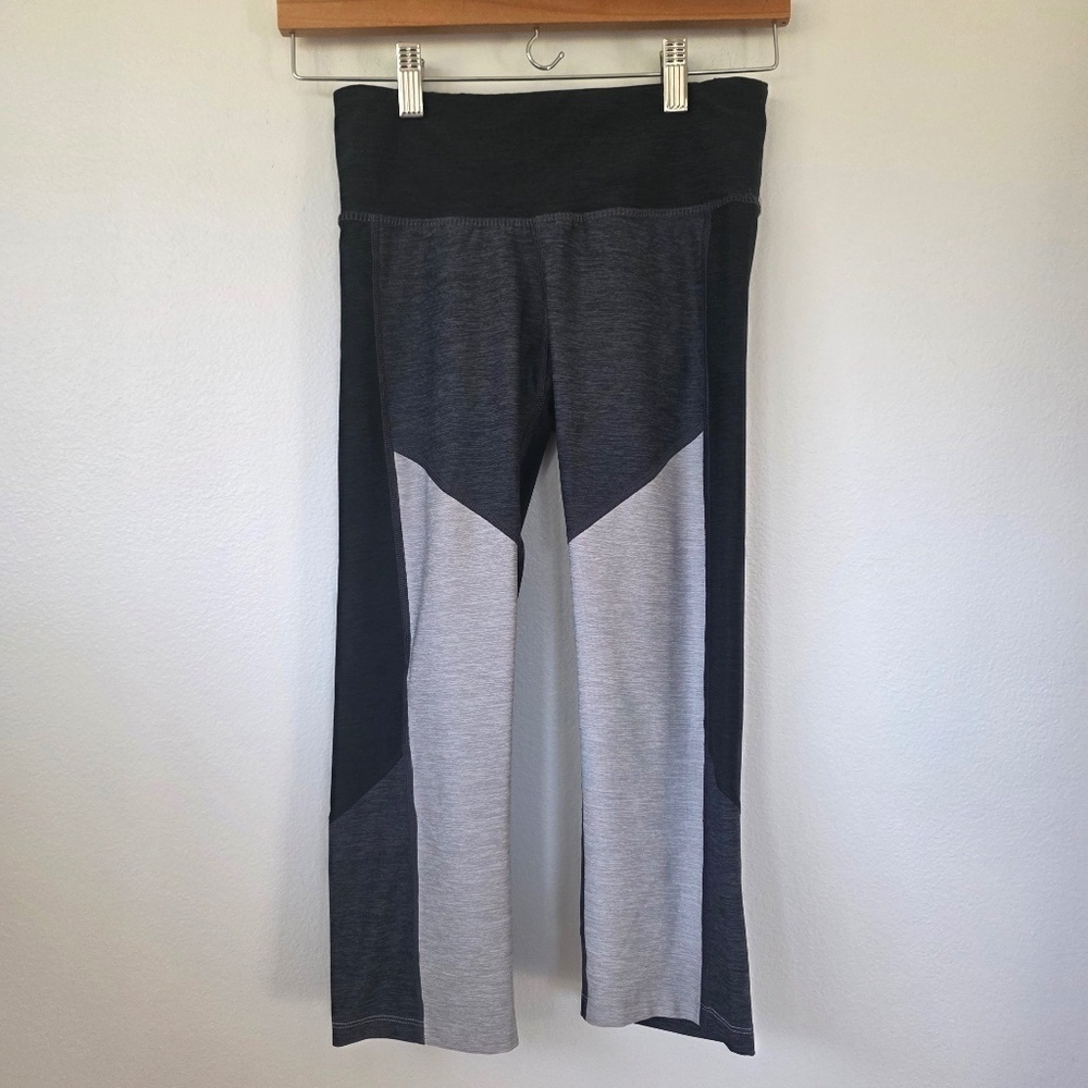 Champion Women's Black and Gray Capri Leggings - XS